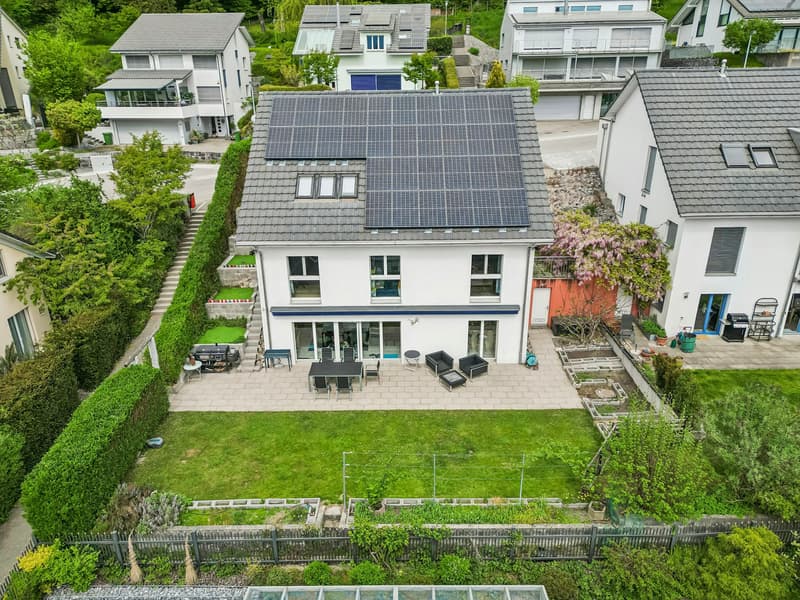 5.5-Zimmer-Einfamilienhaus an erhöhter und begehrter Lage mit Umschwung (1)