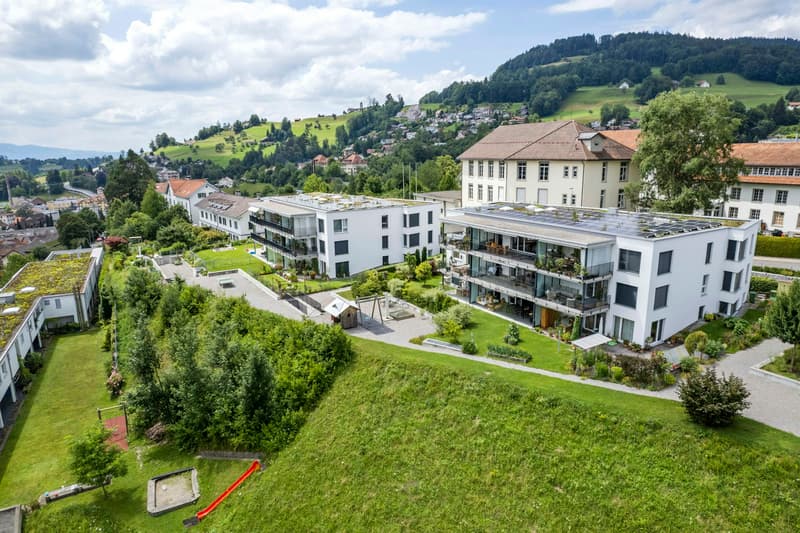 Moderne 3.5-Zimmer-Gartenwohnung an bester Lage mit Sicht ins Grüne (12)