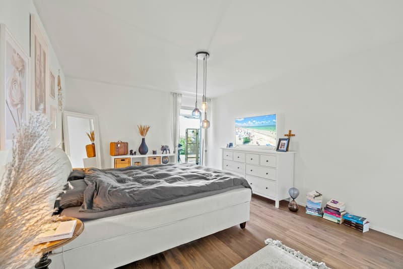 Moderne 3.5-Zimmer-Gartenwohnung an bester Lage mit Sicht ins Grüne (8)