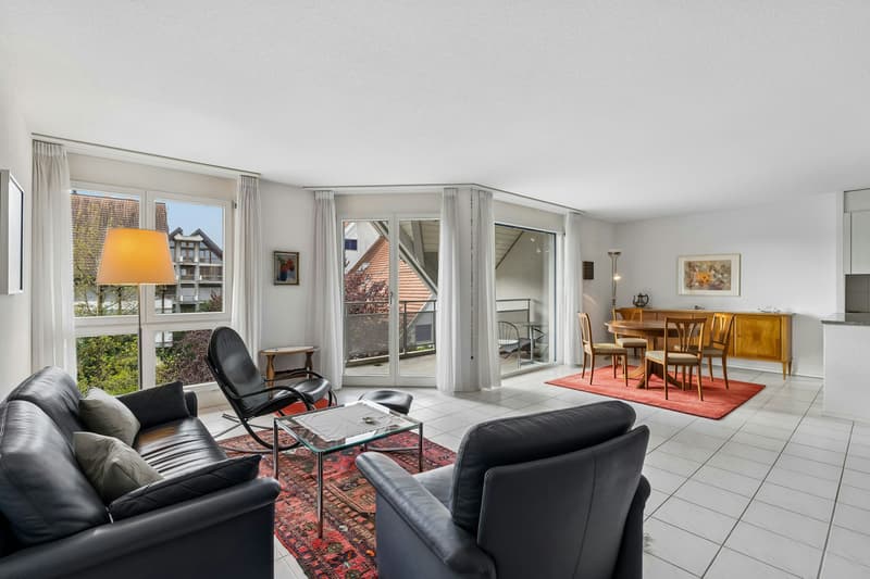Grosszügige 3½-Zimmer-Eigentumswohnung mit zwei Balkonen (1)