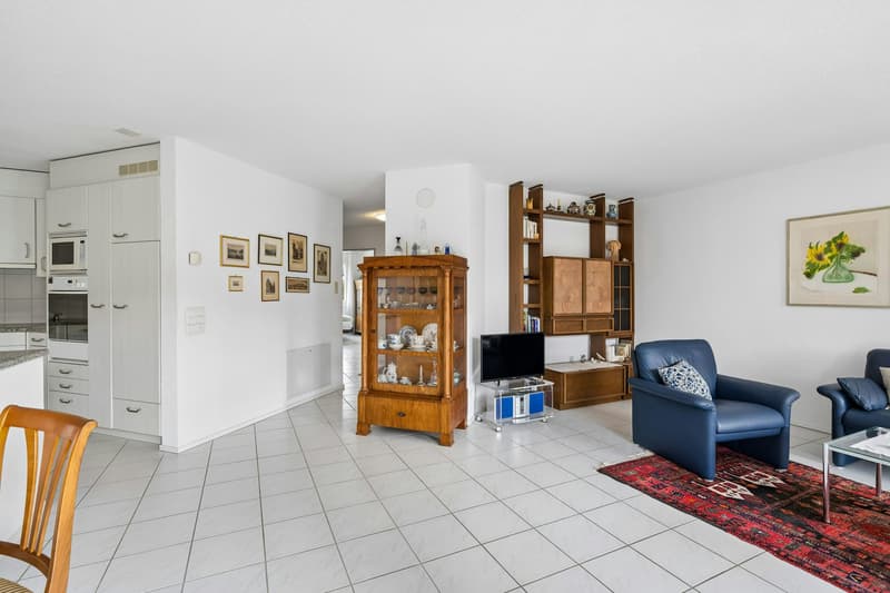 Grosszügige 3½-Zimmer-Eigentumswohnung mit zwei Balkonen (3)