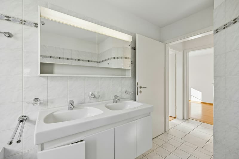 Wohnen mit Weitblick - grosszügige 4.5-Zimmer-Wohnung an schöner Lage (6)