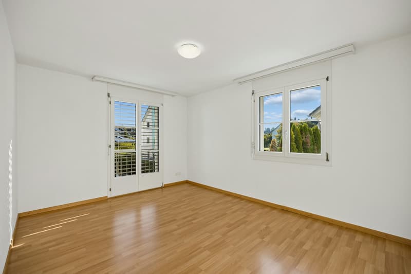 Wohnen mit Weitblick - grosszügige 4.5-Zimmer-Wohnung an schöner Lage (7)