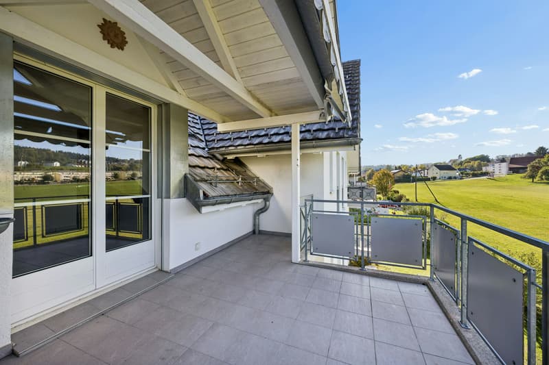 Wohnen mit Weitblick - grosszügige 5.5-Zimmer-Maisonettewohnung mit Charme (13)