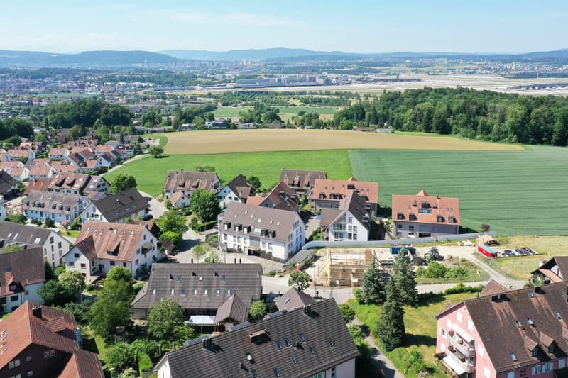 Attraktive 2.5-Dachzimmerwohnung mit genialer Weitsicht auf die Berge (24)