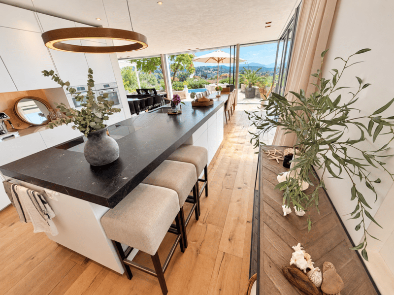 Befristete Vermietung: Exklusives 7.5-Zimmer-Architektenhaus mit Seesicht, Pool und Dachterrasse (8)