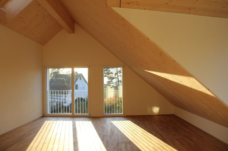 Charmante 3.5-Zimmer-Dachwohnung in Hombrechtikon (3)