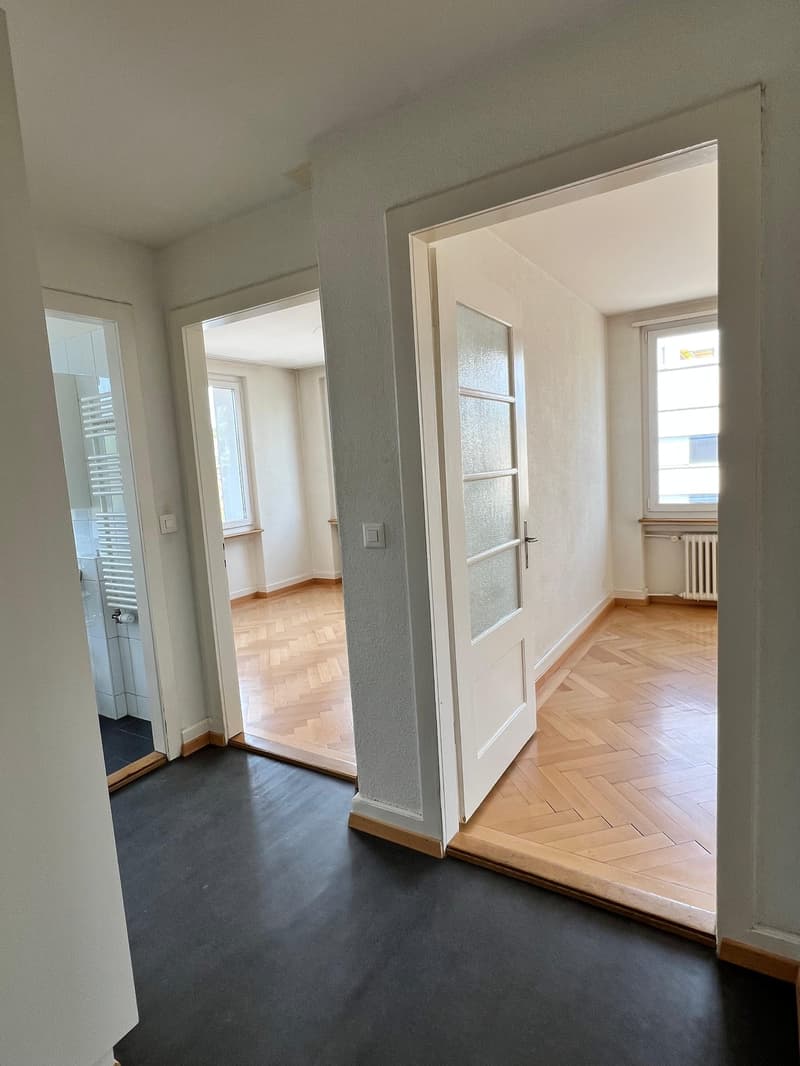 Helle 4-Zimmer-Wohnung mit Balkon an ruhiger Lage in Zürich-Wollishofen (8)