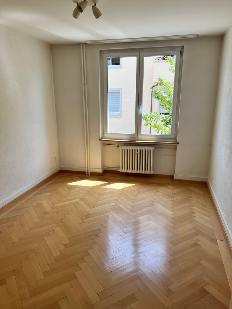 Helle 4-Zimmer-Wohnung mit Balkon an ruhiger Lage in Zürich-Wollishofen (9)