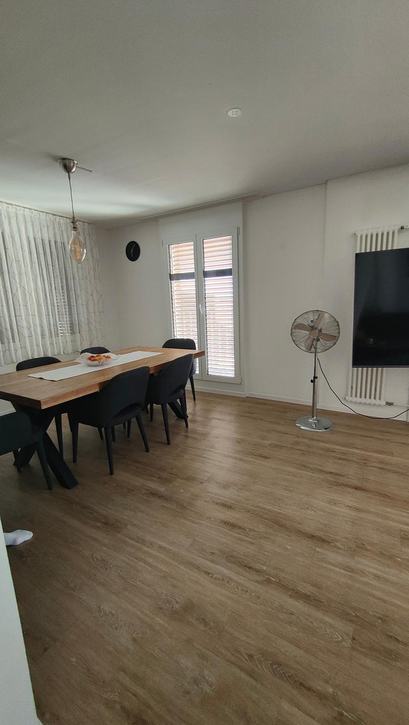 Charmante 4-Zimmer-Altbauwohnung  mit Seesicht (11)