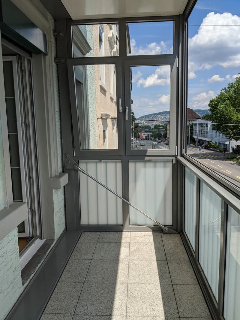 Helle 4-Zimmer-Wohnung mit Balkon an der Albisstrasse in Zürich (11)