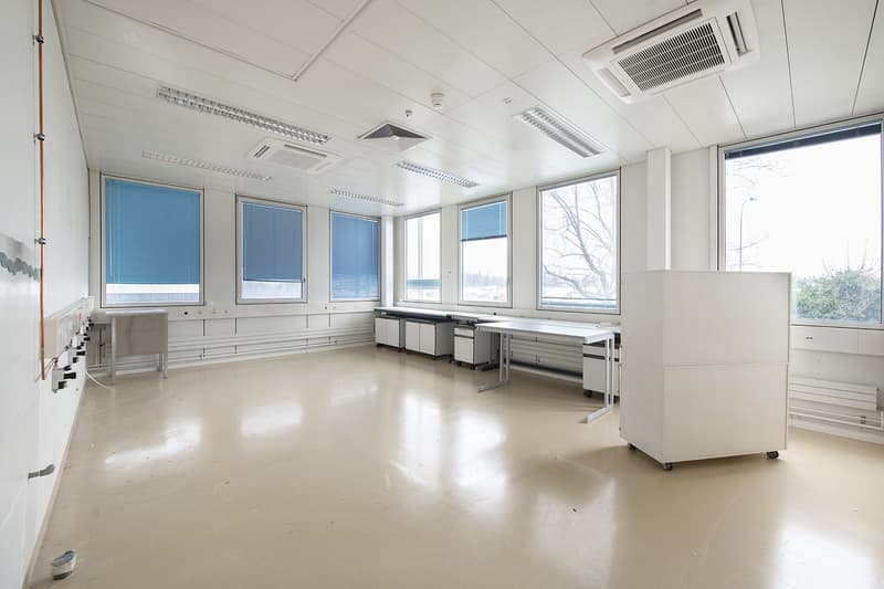 1210m2 de laboratoires au 2ème étage du CTN 14 à Plan-les-Ouates (11)