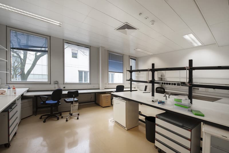 980m2 de laboratoires au 2ème étage du CTN 14 à Plan-les-Ouates (3)