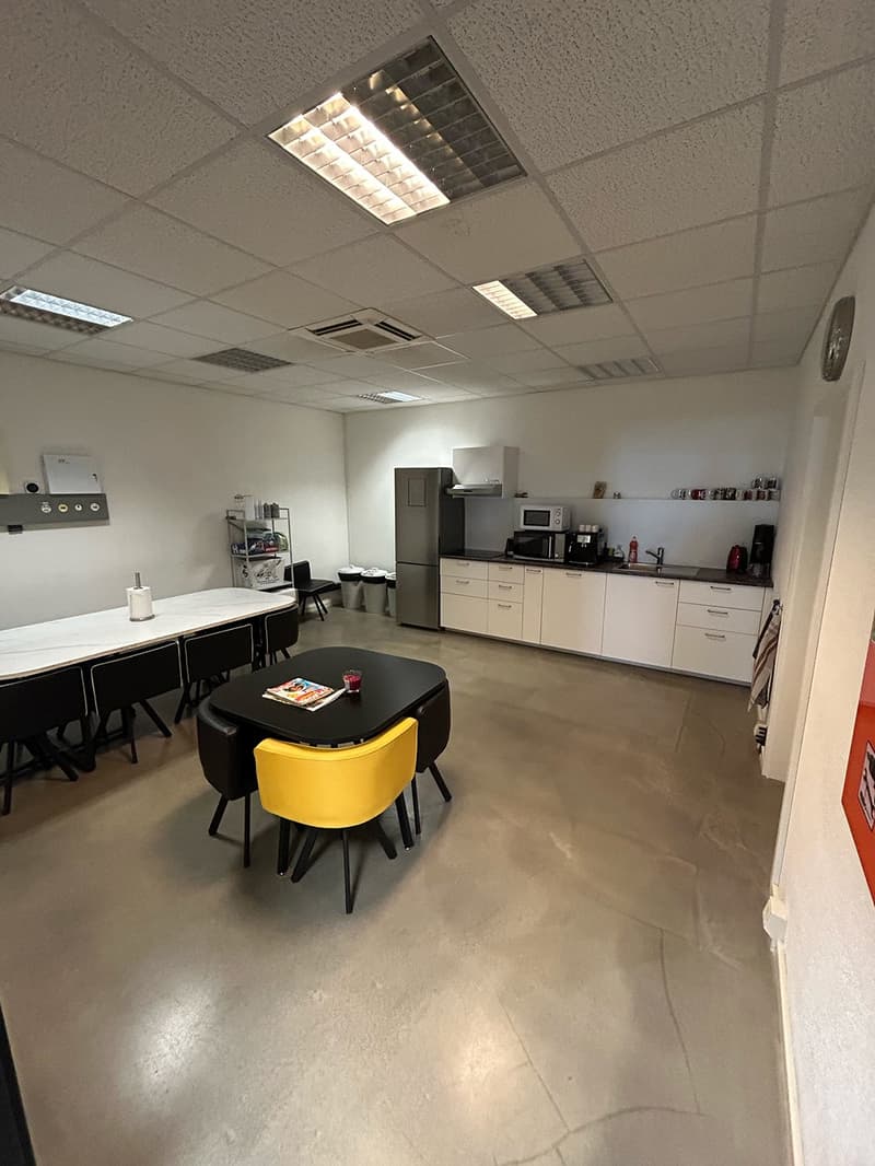 234m2 d'atelier au 1er étage du CTN 18 à Plan-les-Ouates. Entièrement rénové (7)