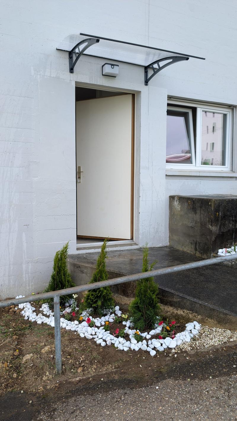 Jolie 2.5-pièce Apartement moderne avec balcon + entrée séparée (13)