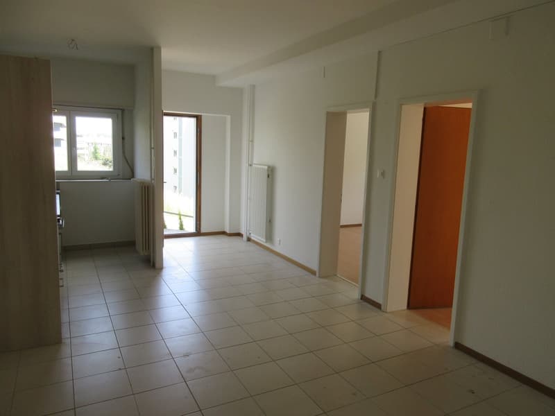 Jolie 3-pièce Apartement moderne avec balcon + entrée séparée (3)