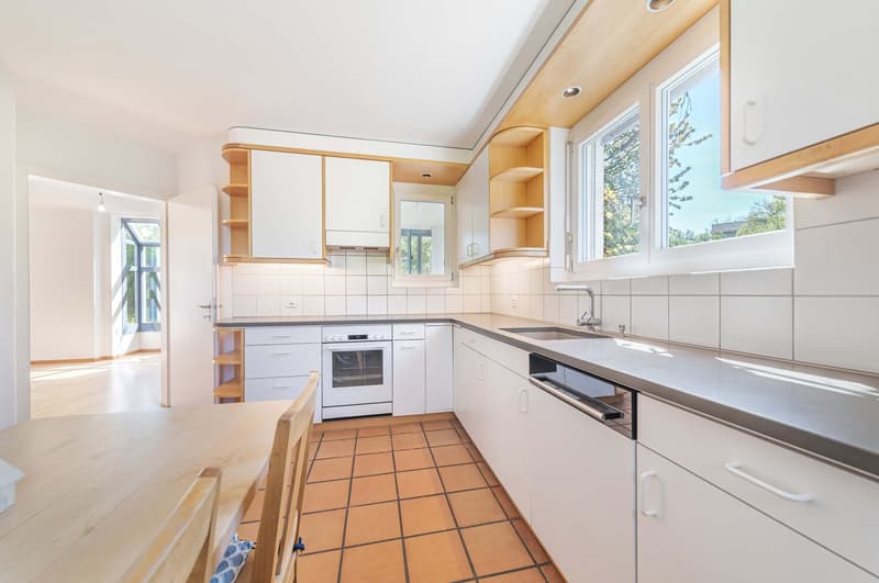 Wohnen mit viel Privatsphäre – Freistehendes 7-Zimmer-Einfamilienhaus mit grossem Garten (6)
