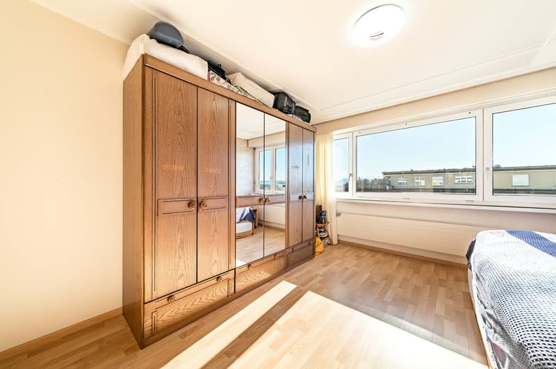 Ruhig und zentral – 5-Zimmer-Attikawohnung in Hinwil ZH (4)