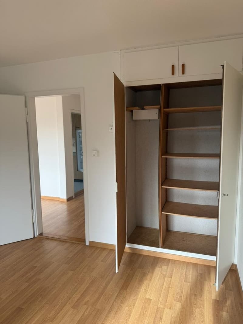 Schlafzimmer_mit_integriertem_Schrank.jpg