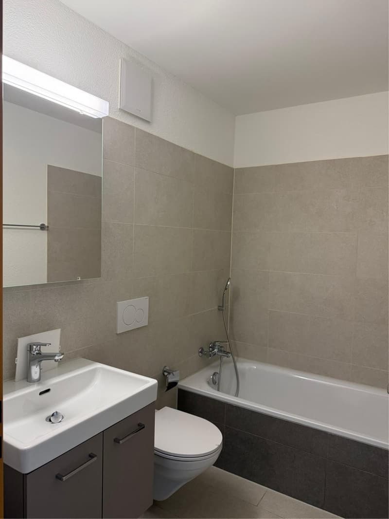 Badezimmer_mit_Badewanne.png