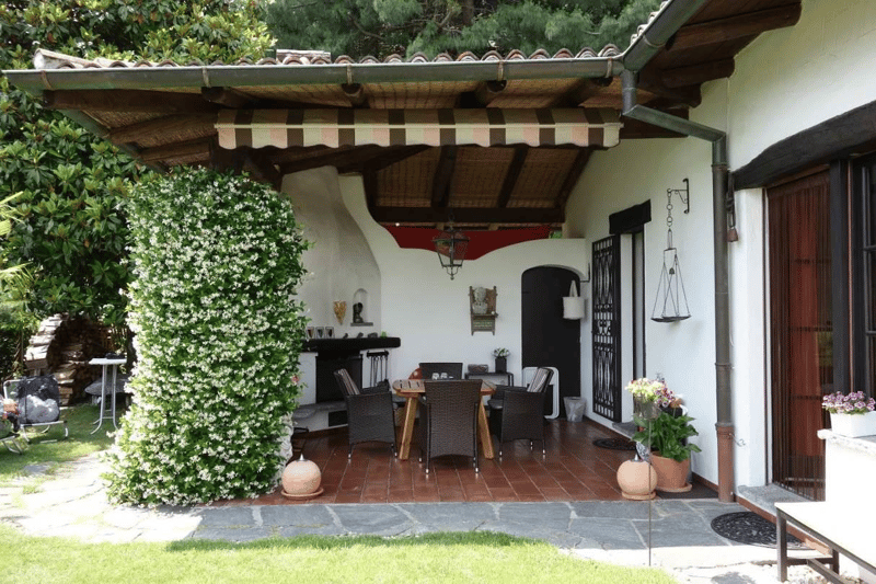 Bellissima villetta con piscina in zona Residenziale tranquilla e vista lago (16)