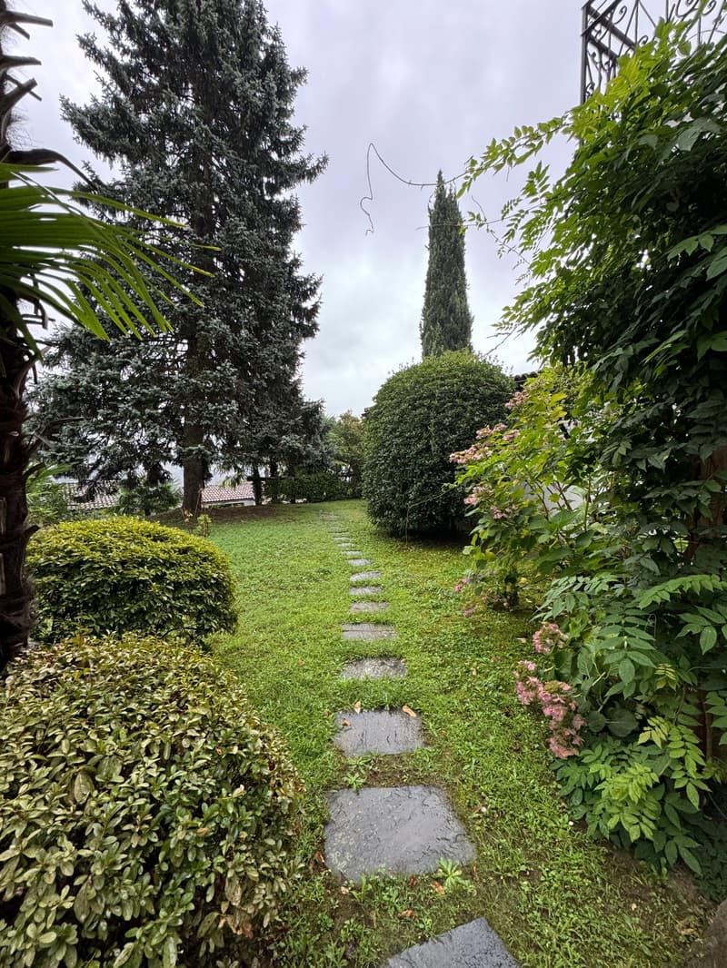 Bellissima villetta in zona tranquilla con vista lago (4)