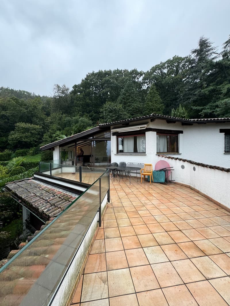 Bellissima villetta in zona tranquilla con vista lago (16)