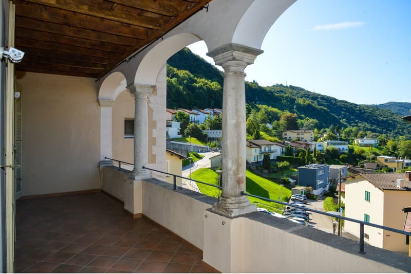Bellissimo appartamento di 5.5 locali sito in una casa storica a Carabbia (8)