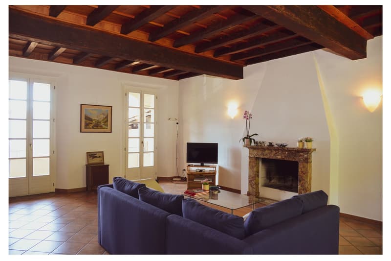 Bellissimo appartamento di 5.5 locali sito in una casa storica a Carabbia (9)