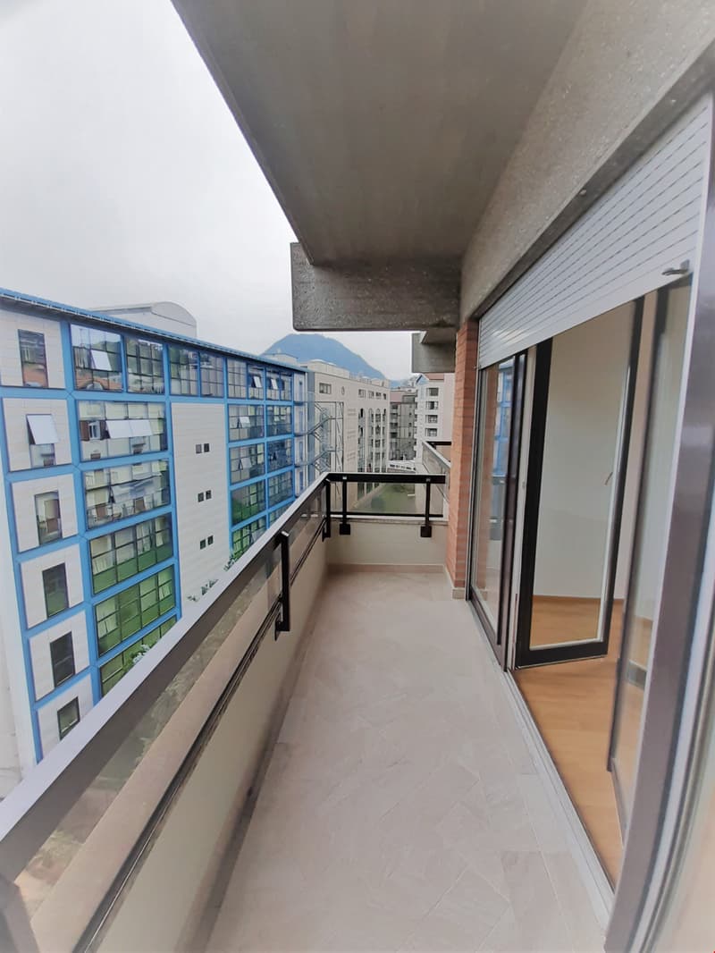 Bilocale ad angolo con due balconi al 2° piano (1)