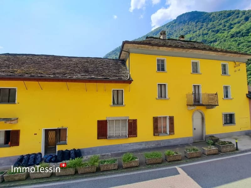 Ihr Traumhaus am Verzascasee Einzigartige Immobilie mit Riesigem Potenzial 2