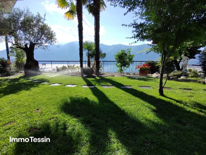 Villa mit Pool und grenzenlosem Blick auf den Lago Maggiore 19