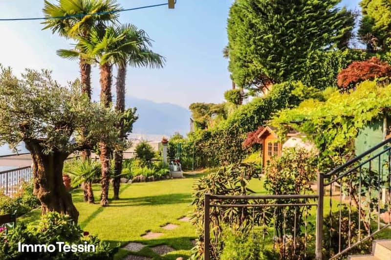 Villa mit Pool und grenzenlosem Blick auf den Lago Maggiore 18