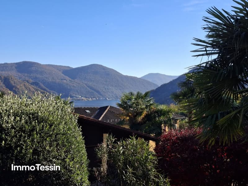 Grosszügiges Einfamilienhaus mit traumhafter Seesicht, ruhiger Lage und Nähe zum Golfplatz Lugano-Magliaso 18