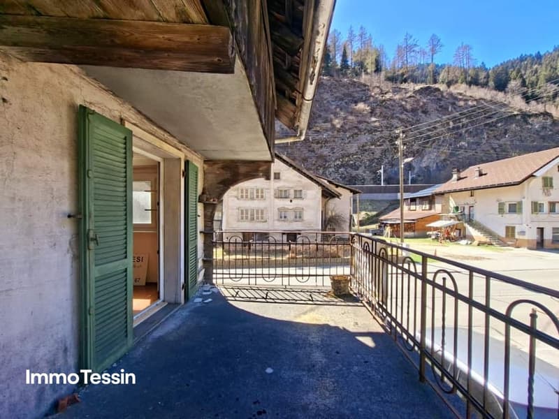 Typisches Haus im Leventina Stil in Ambrì-Piotta nahe Eisbahn mit Garten 12