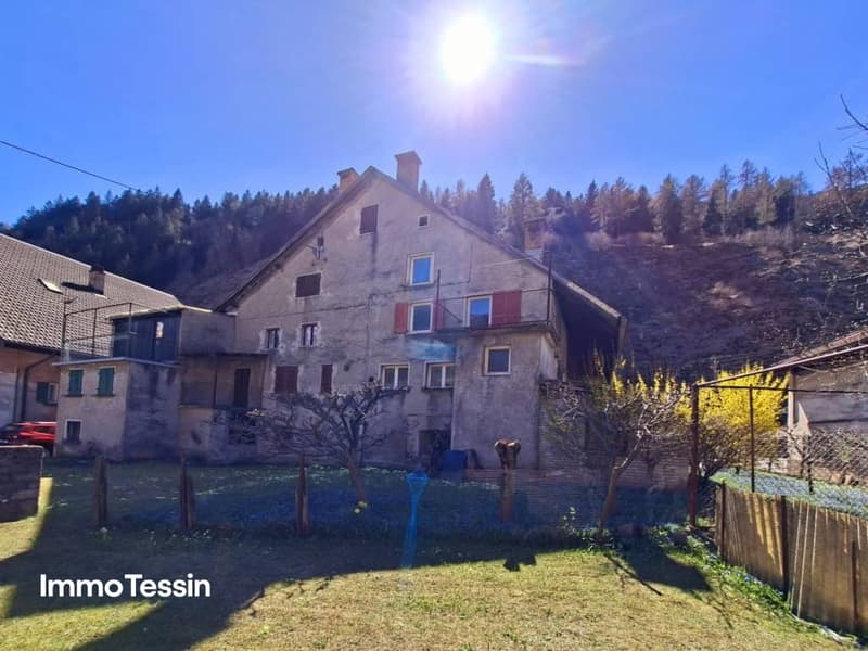 Typisches Haus im Leventina Stil in Ambrì-Piotta nahe Eisbahn mit Garten 14
