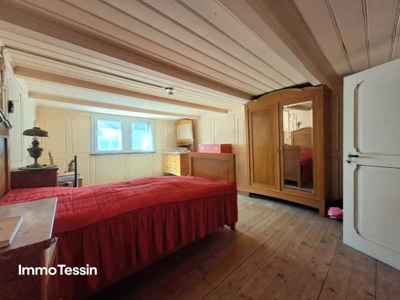Typisches Haus im Leventina Stil in Ambrì-Piotta nahe Eisbahn mit Garten 4