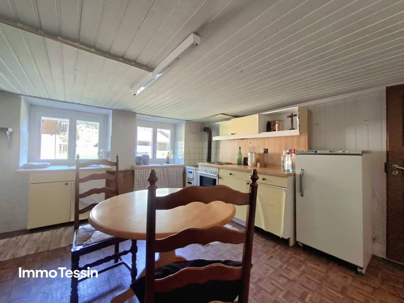 Typisches Haus im Leventina Stil in Ambrì-Piotta nahe Eisbahn mit Garten 5