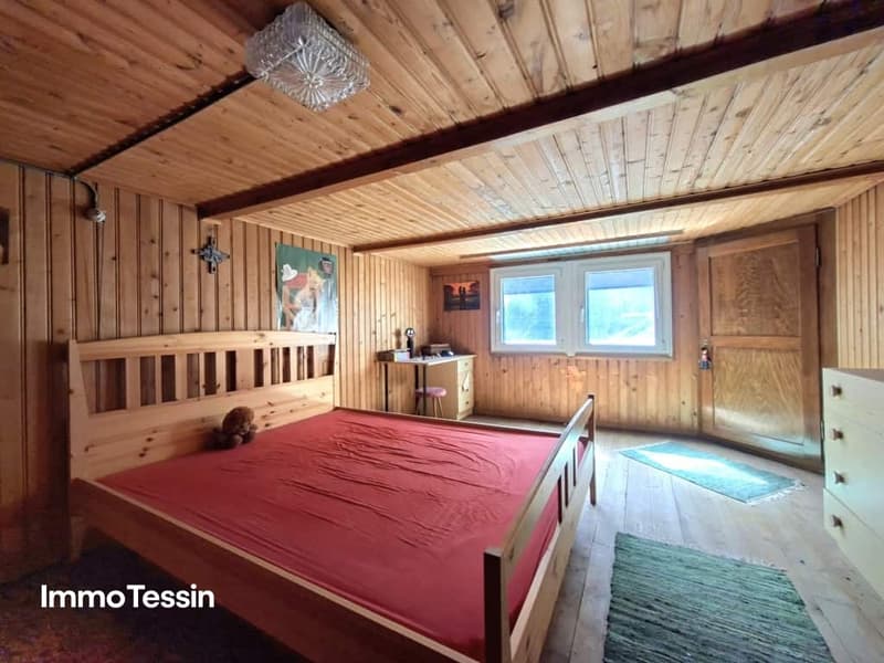 Typisches Haus im Leventina Stil in Ambrì-Piotta nahe Eisbahn mit Garten 2