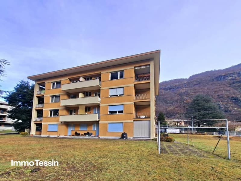 Ganze Etage mit großer Wohnung und unabhängiger Einliegerwohnung nahe am Fluss 1