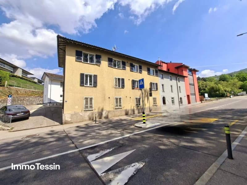 Attraktives Renditeobjekt 3 von 4 Wohnungen in einem 4Parteienhaus mit zusätzlicher Parzelle und privaten Parkplätzen 100