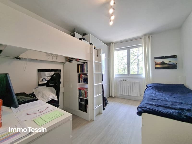 Attraktives Renditeobjekt 3 von 4 Wohnungen in einem 4Parteienhaus mit zusätzlicher Parzelle und privaten Parkplätzen 303