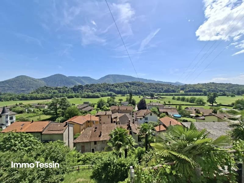 Sehr ruhig und sonnig gelegenes, grosszügiges Anwesen mit offenem Panorama, Aussenpool und über 15000 qm Land 4