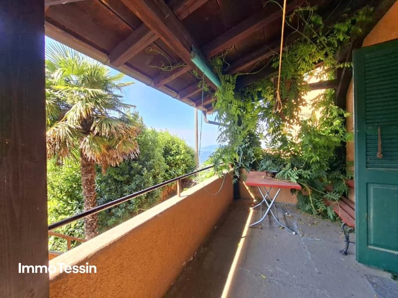 Rückzugsort mit traumhaftem Blick auf Lugano und die umliegende Region 12