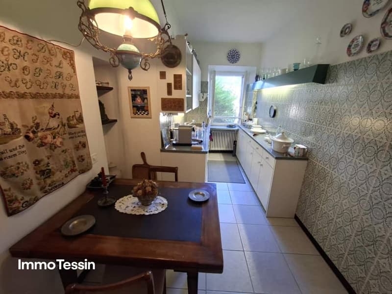 Historischer Charme 2.5 Zimmer Ferienwohnung im Herzen von Cadempino09