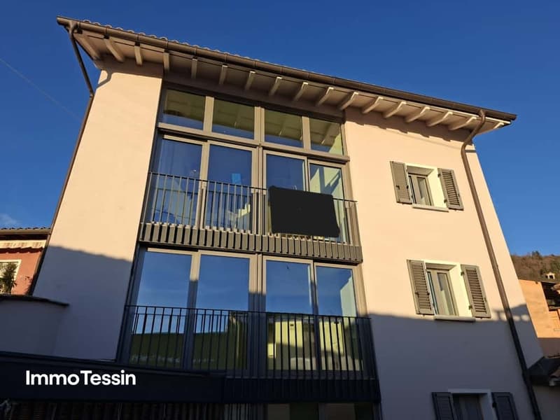 Elegantes, luxuriös saniertes Mehrfamilienhaus mit 3 Wohnungen an sonniger und ruhiger Panoramalage 1