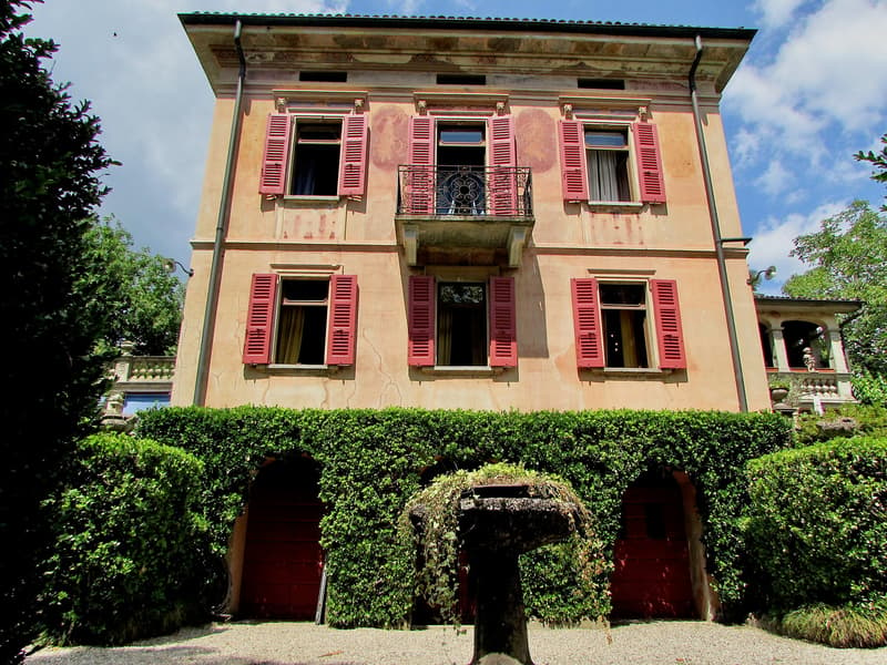 Villa ottocentesca di pregio 3 locali a Tresa Monteggio (1)