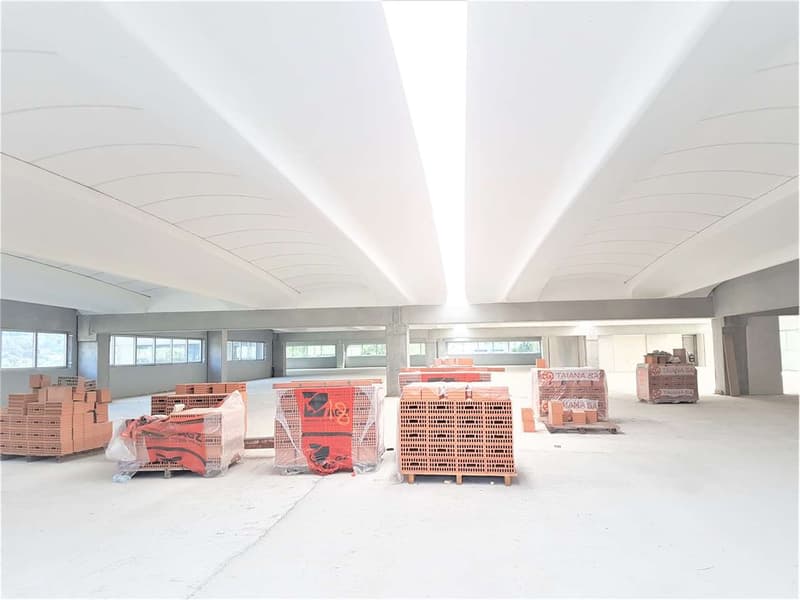 Moderno edificio per uffici/produzione/industriale (5)