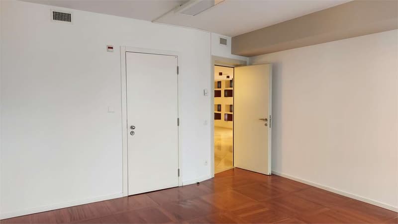 Affittasi prestigioso ufficio a Lugano (12)