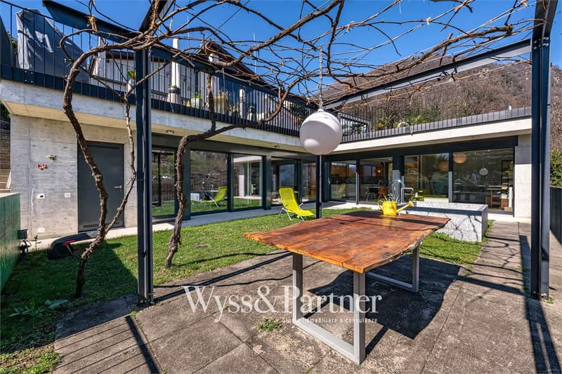Contra Elegante casa moderna con giardino e terrazza panoramica (4)
